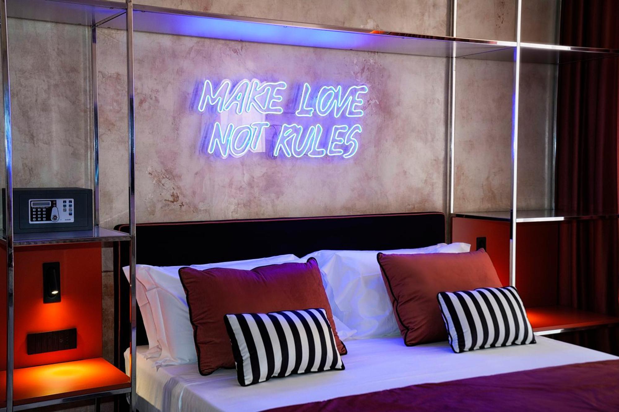 نابولي Kind Places - Suite Experience المظهر الخارجي الصورة